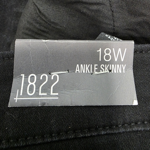 NWT 1822 Denim Black Ankle Skinny Jeans Studded Side Detail Plus Size 18W - Picture 7 of 10